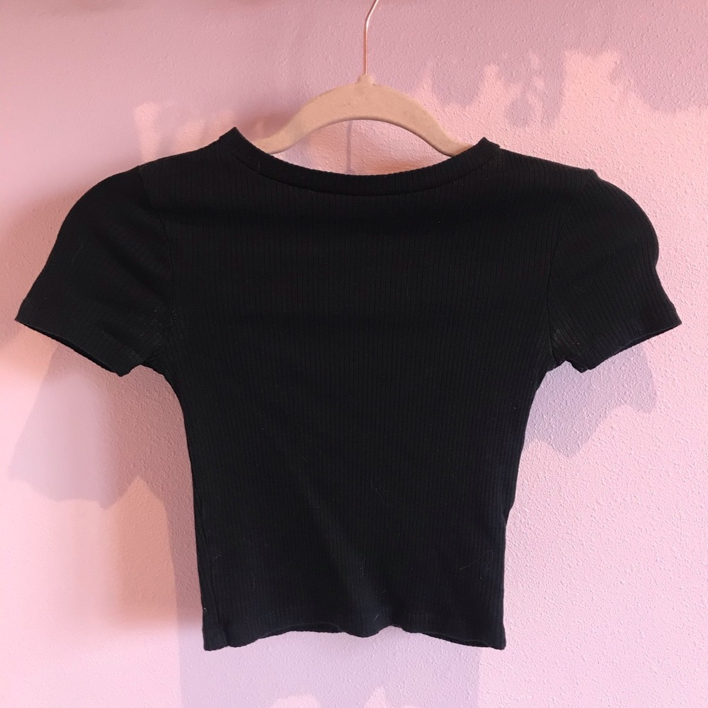 black cropped ribbed tee